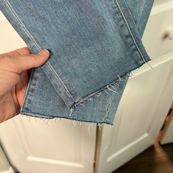Loft jeans, BNWT. Light denim, high rise, light distressing, raw hem. - Picture 6 of 6